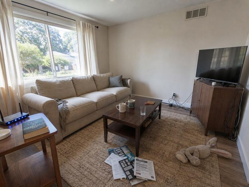 Decluttering · Staging & furniture — before